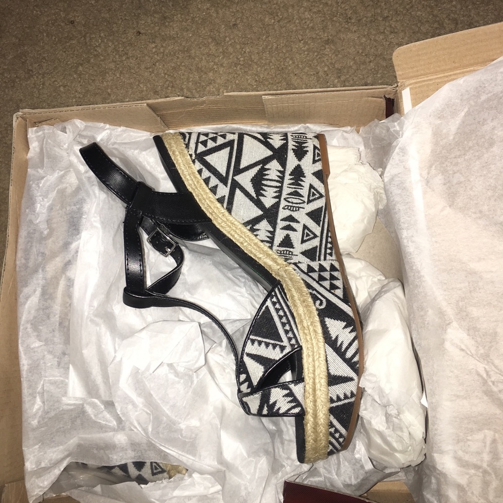 Tribal patterned wedges